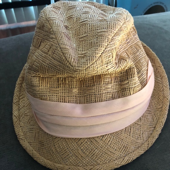 guess cap womens